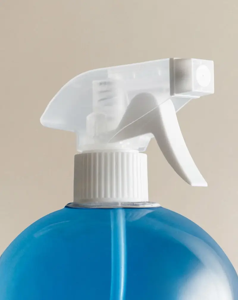 honarjoo-eyfel-spray-67b7199feef604009d2a0a6f_lg