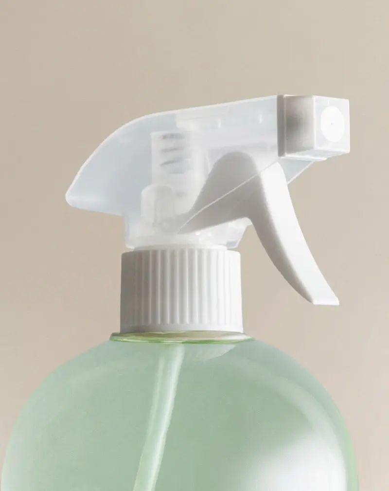 honarjoo-eyfel-spray-67b720f1eef604009d2e3a76_lg